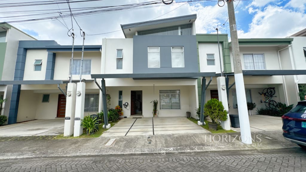 Hermosa Casa En Venta En Condominio Barlovento 3 Habitaciones Cocina Ampliada  Id: Nja1304